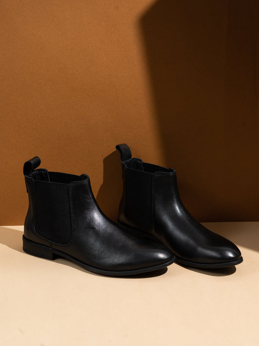 Mens Black Solid Pointed Toe Leather Chelsea Boots