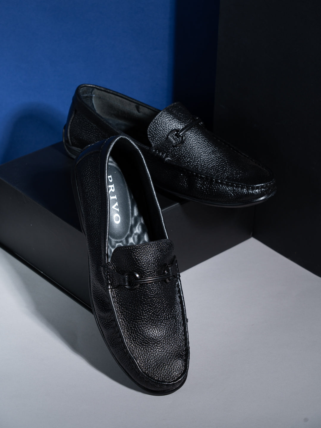 Mens Black Solid Round Toe Casual Loafers