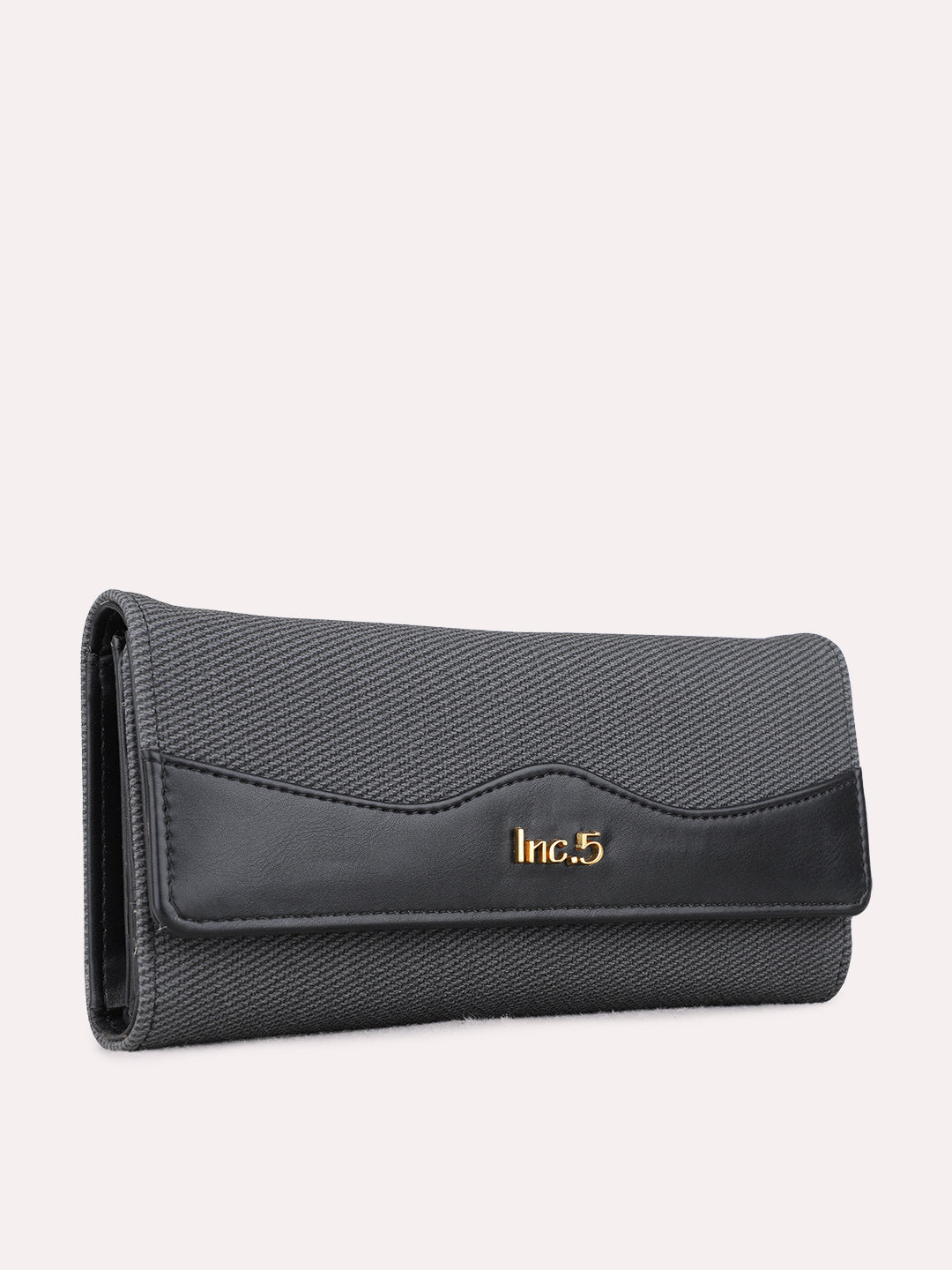 Women Black Textured Bi-Folds Bag With Magnet Lock For Casual