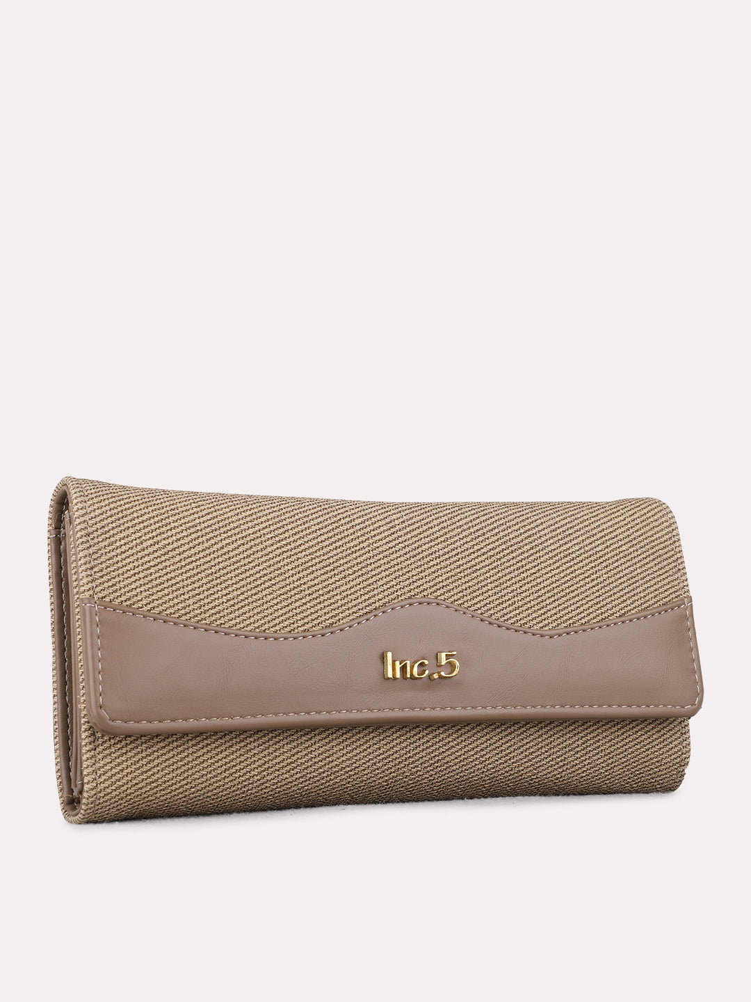 Women Chikoo Textured Bi-Folds Bag With Magnet Lock For Casual