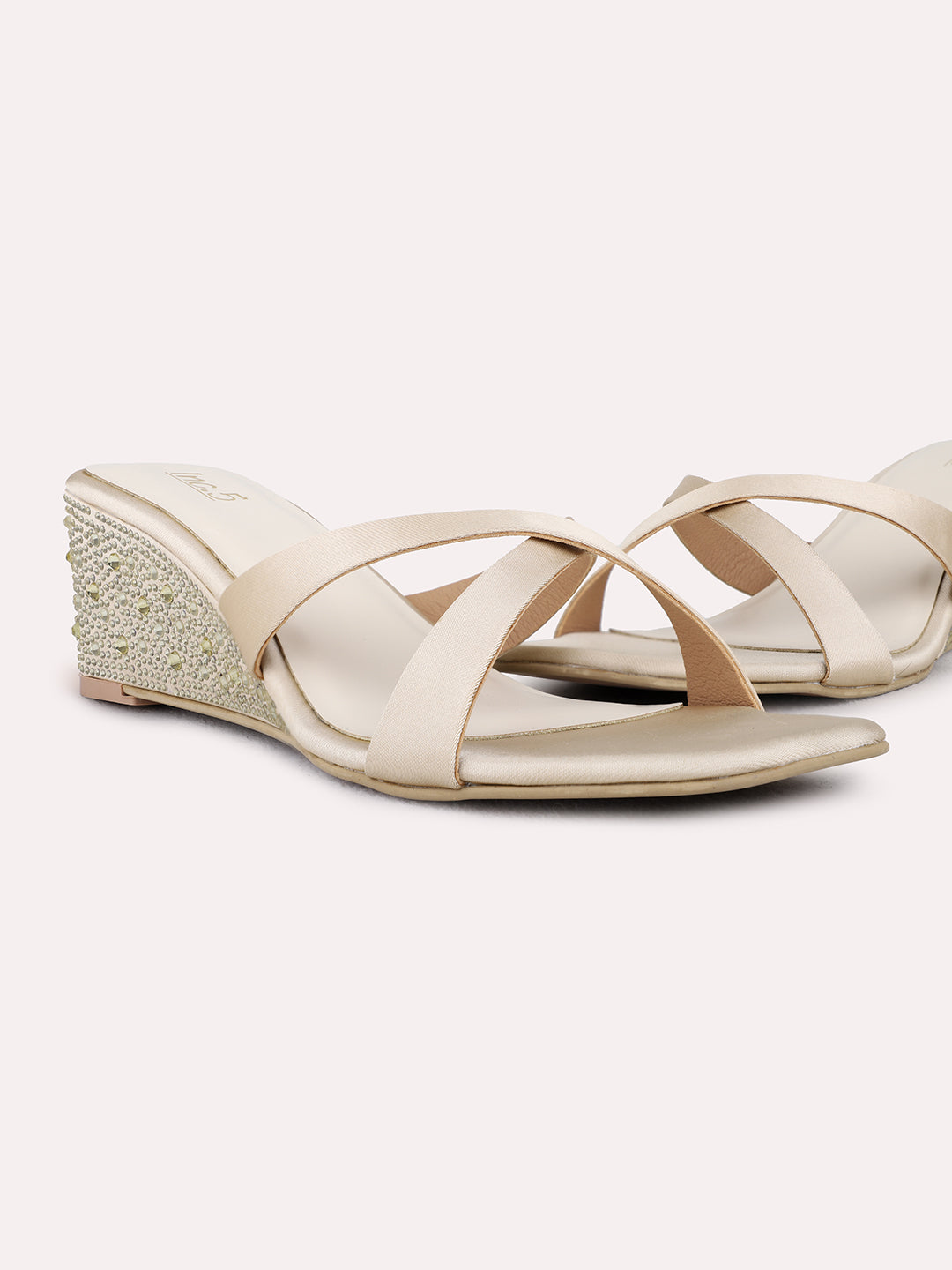 Womens Golden Party Wear Solid Square Toe Wedge Heel Sandals