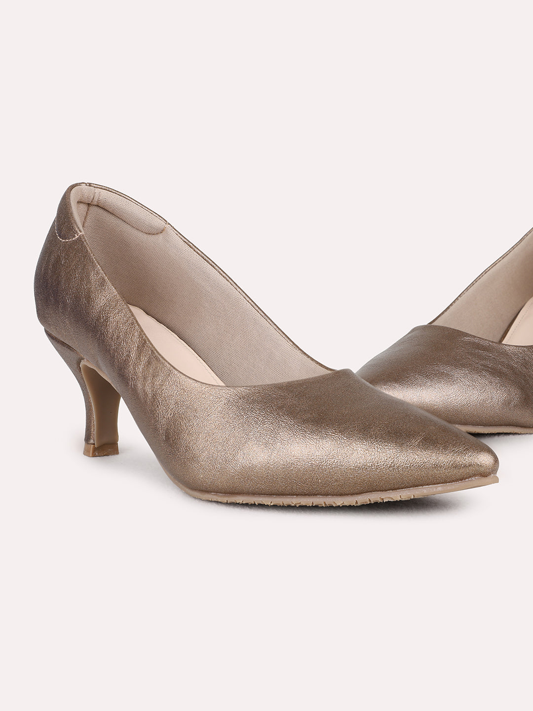 Womens Golden Party Wear Solid Pointed Toe Pumps