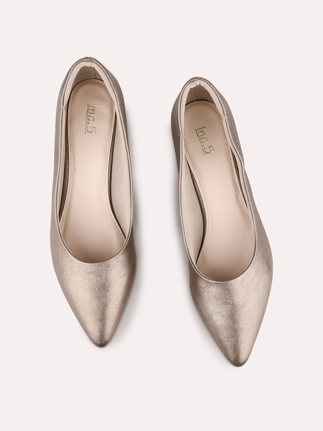 Womens Golden Party Wear Solid Pointed Toe Pumps