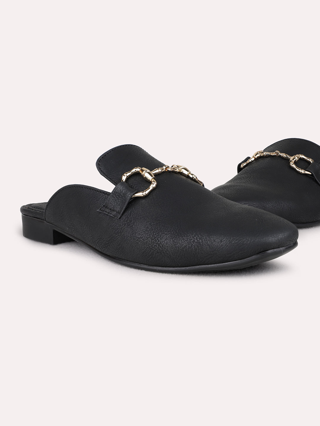 Womens Black Party Wear Solid Pattern One Toe Flats Mules