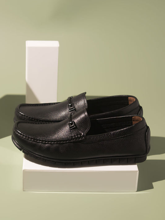 Atesber Black Textured Loafer Shoes For Men