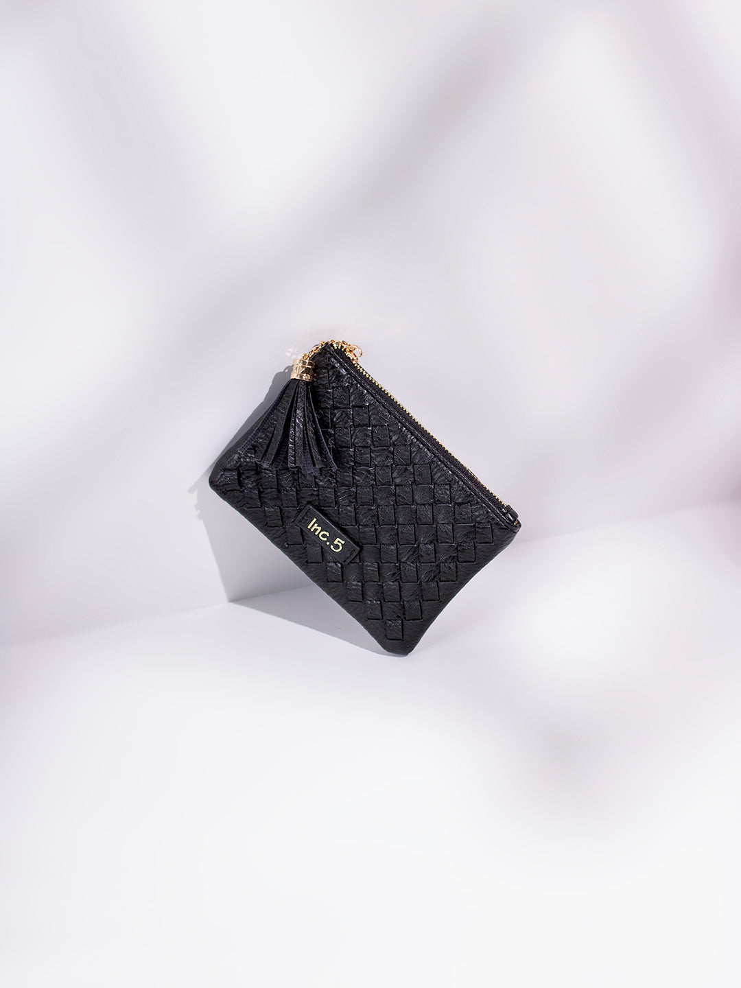 Women Casual Black Textured Wallet With Zipper