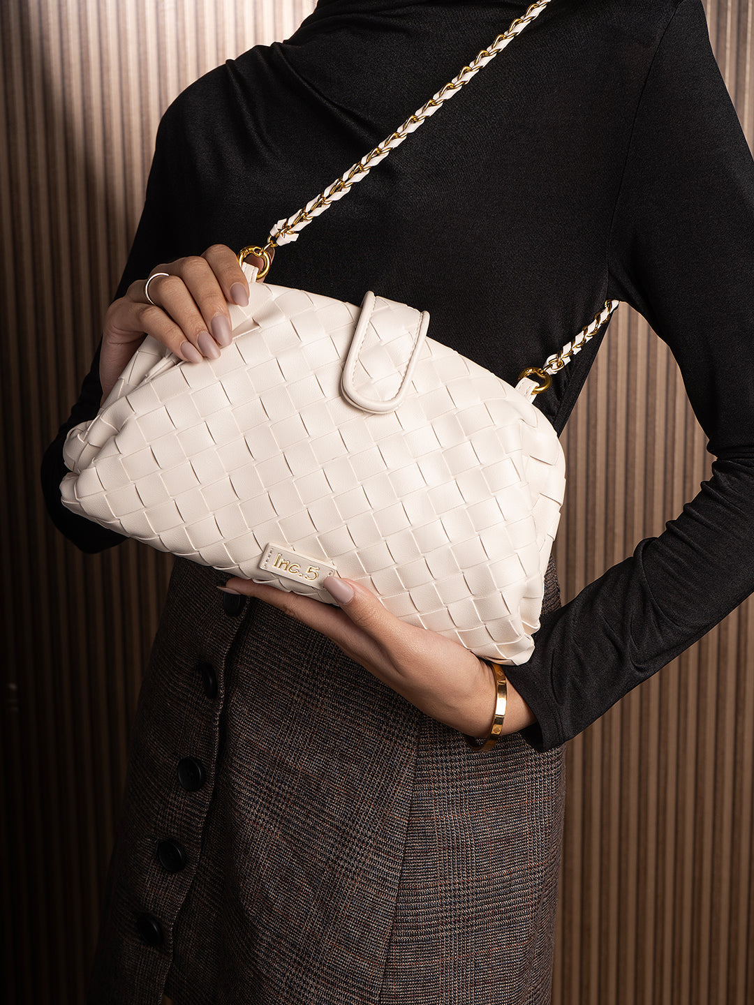 Womens Cream Textured Sling Bag With Magnet Lock