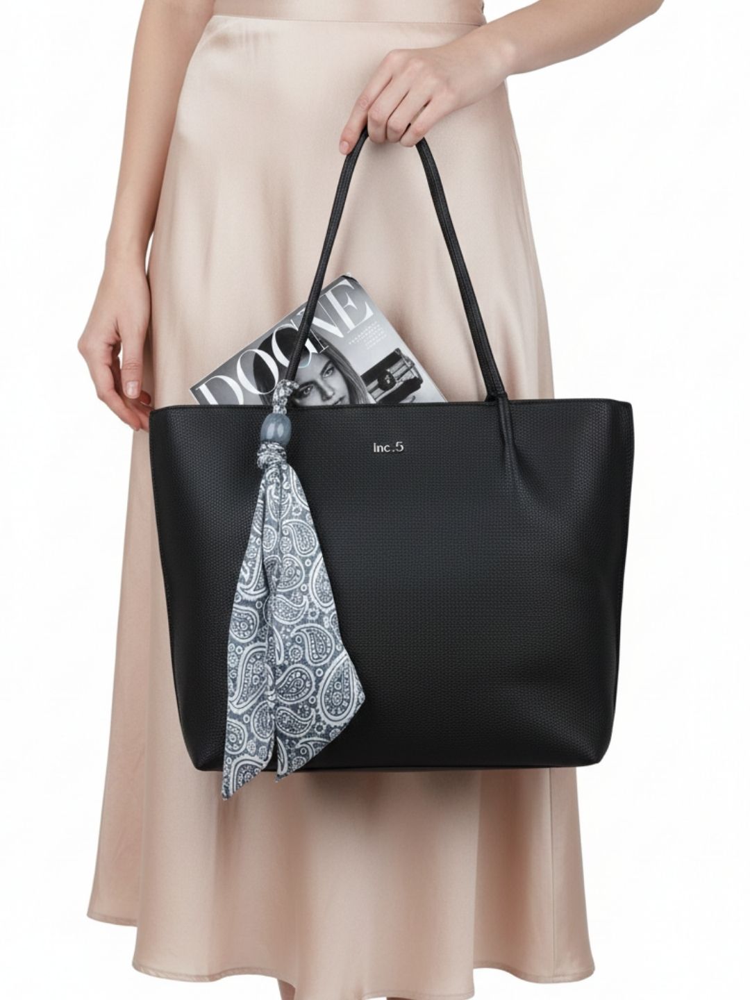 Women Black Textured Shoulder Bag With Zip Lock