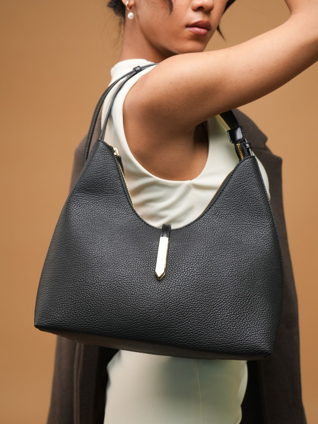 Womens Black Casual Textured Pattern Shoulder Bag With Zip Lock