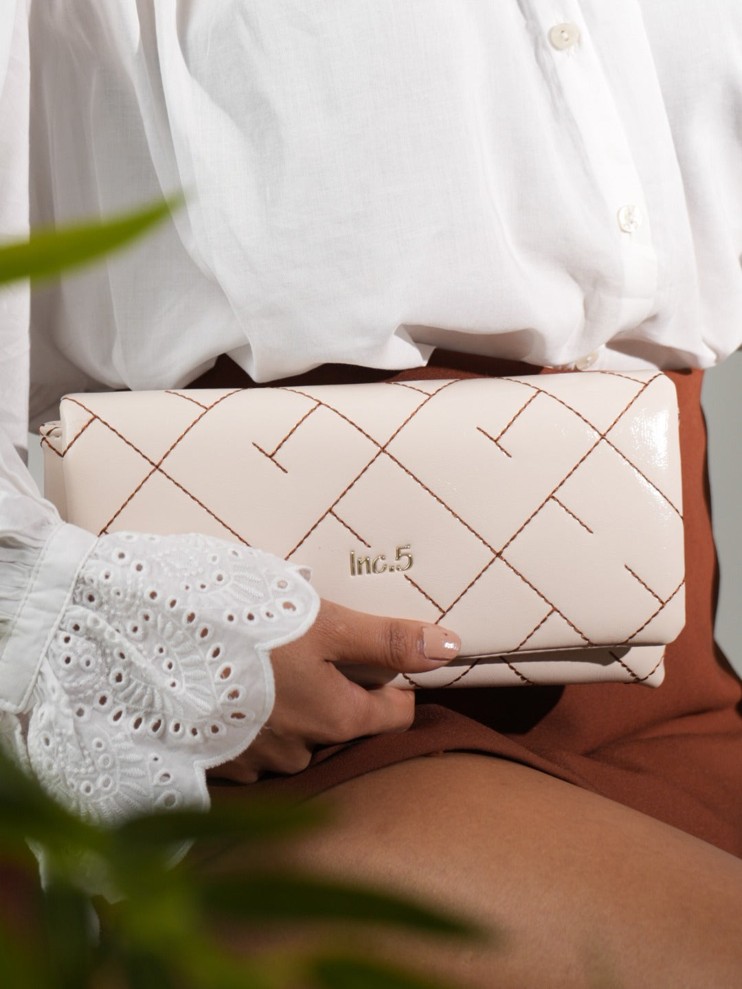 Womens Cream Party Textured Clutch With Magnet Lock
