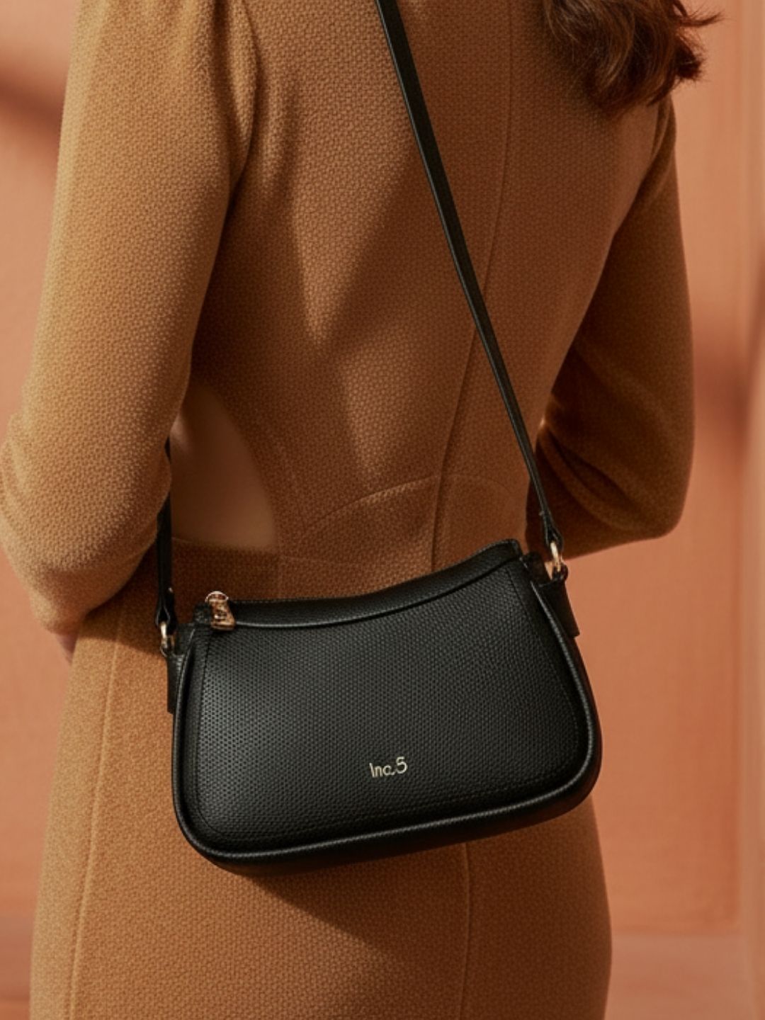 Women Black Textured Shoulder Bag With Zip