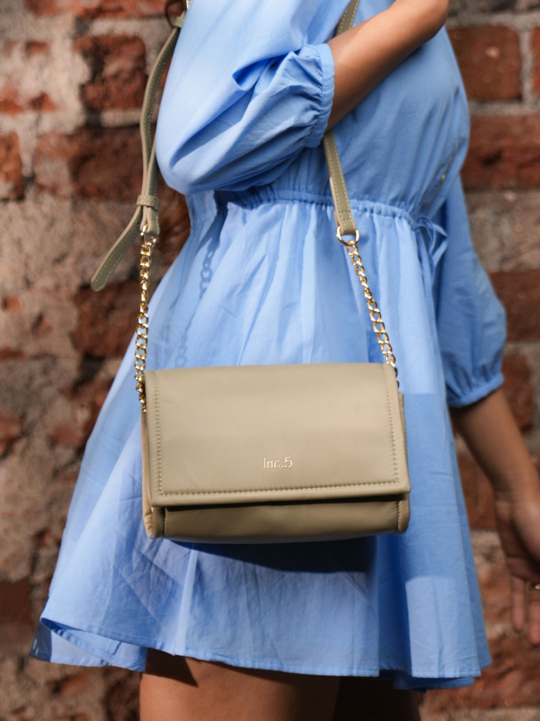 Womens Green Casual Solid Sling Bag With Magnet Lock