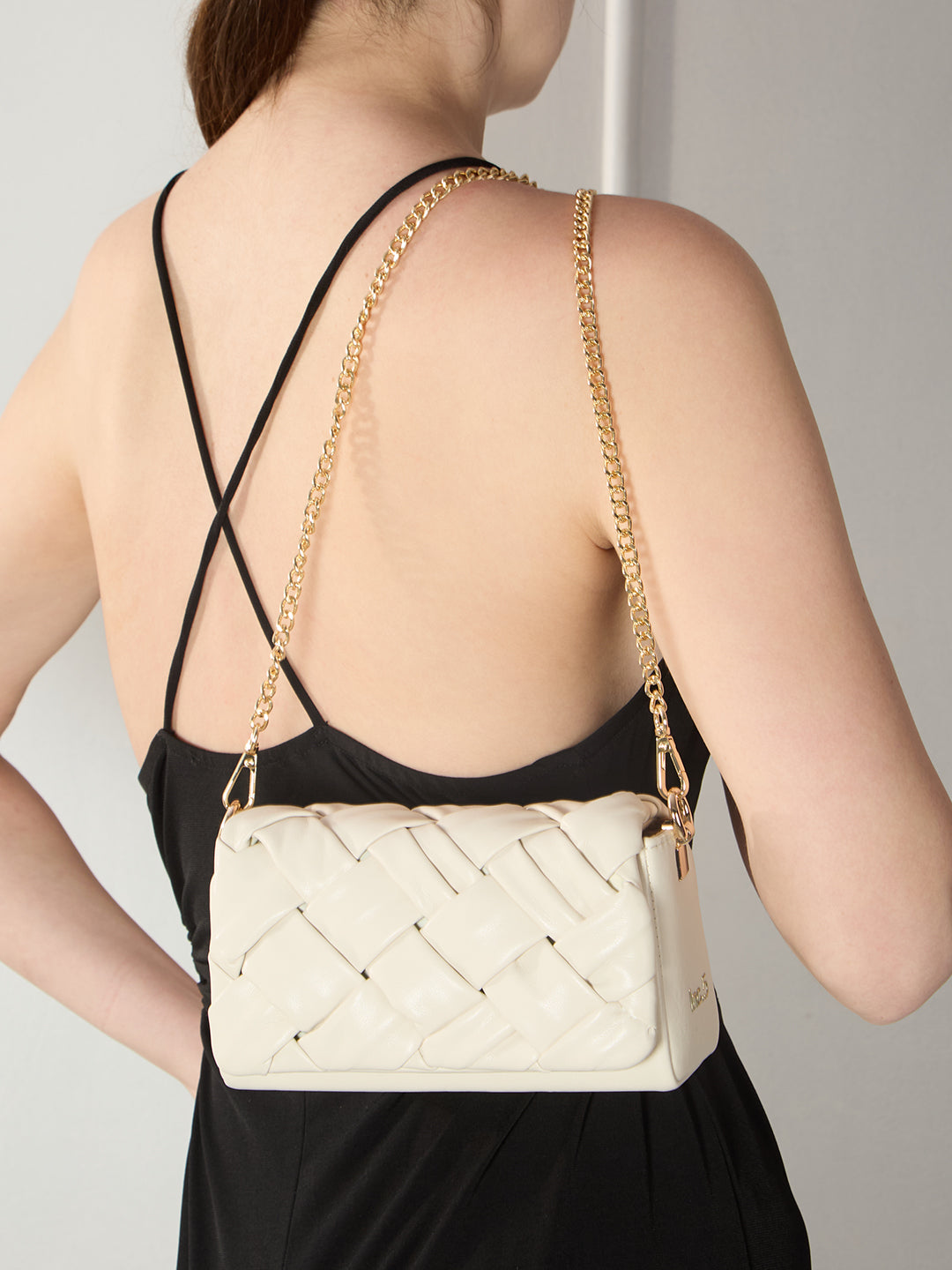 Womens White Sling Bag With Zip Lock For Party Use