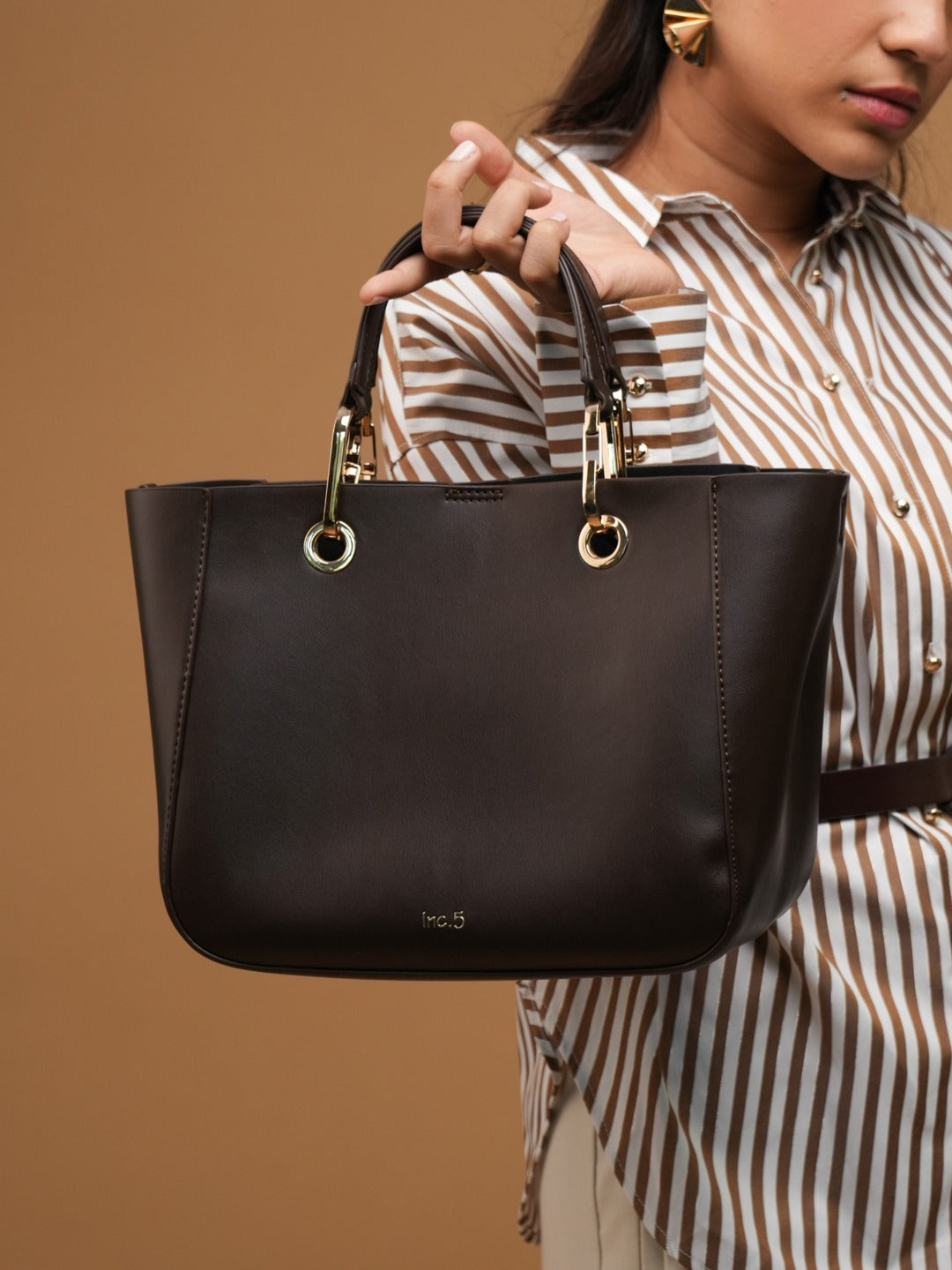 Womens Brown Casual Solid Handbag With Magnet Lock