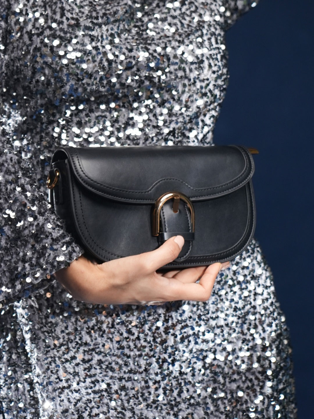 Womens Black Party Solid Pattern Sling Bag With Lock