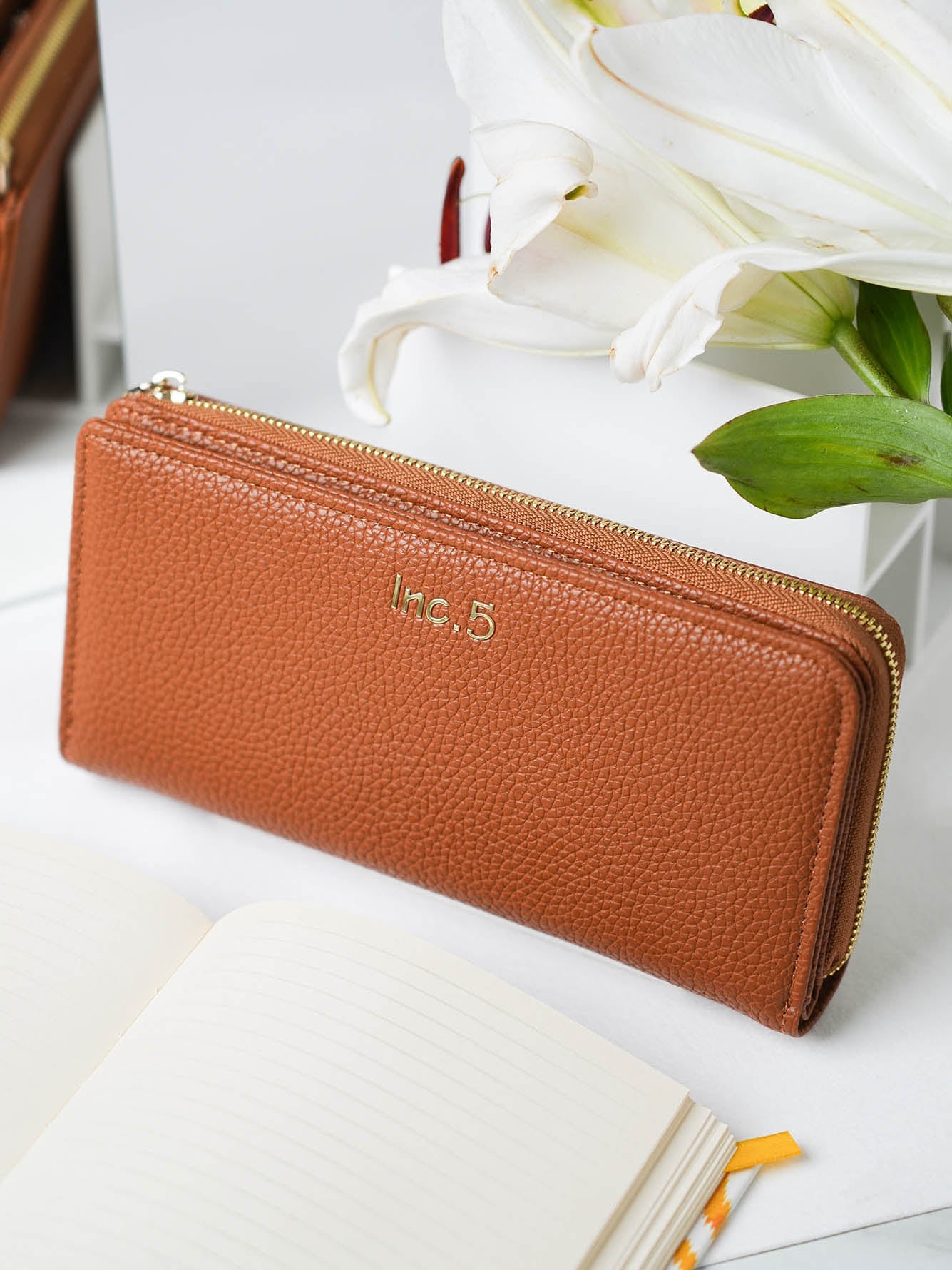 Women's Tan Textured Bifold Wallet