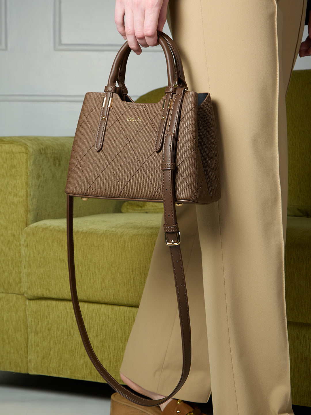 Womens Coffee Brown Handbag With Magnet Lock For Party Use