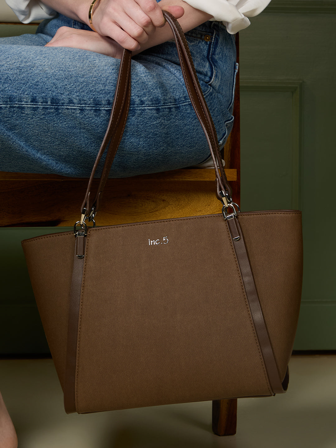 Womens Coffee Brown Casual Shoulder Bag With Zip Lock