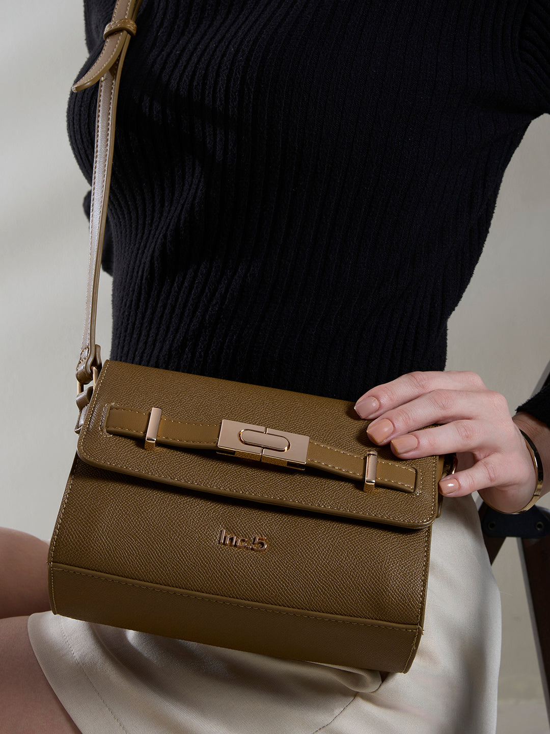 Womens Tan Sling Bag With Magnet Lock For Party