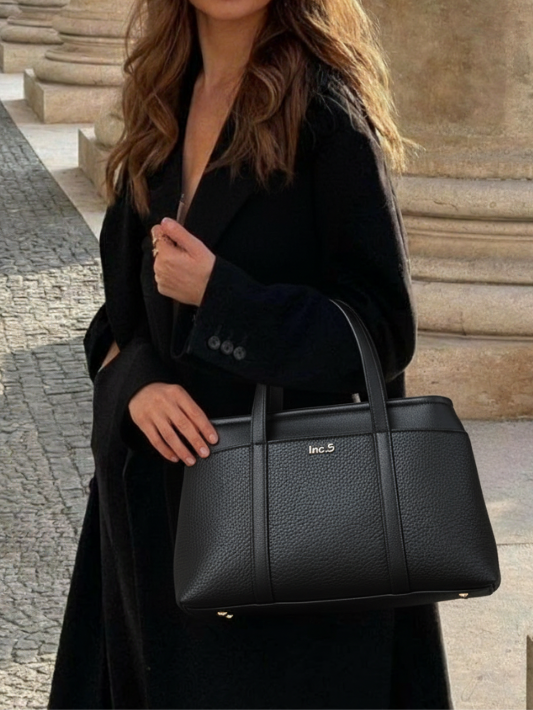 Womens Black Handbag With Zip Lock For Casual