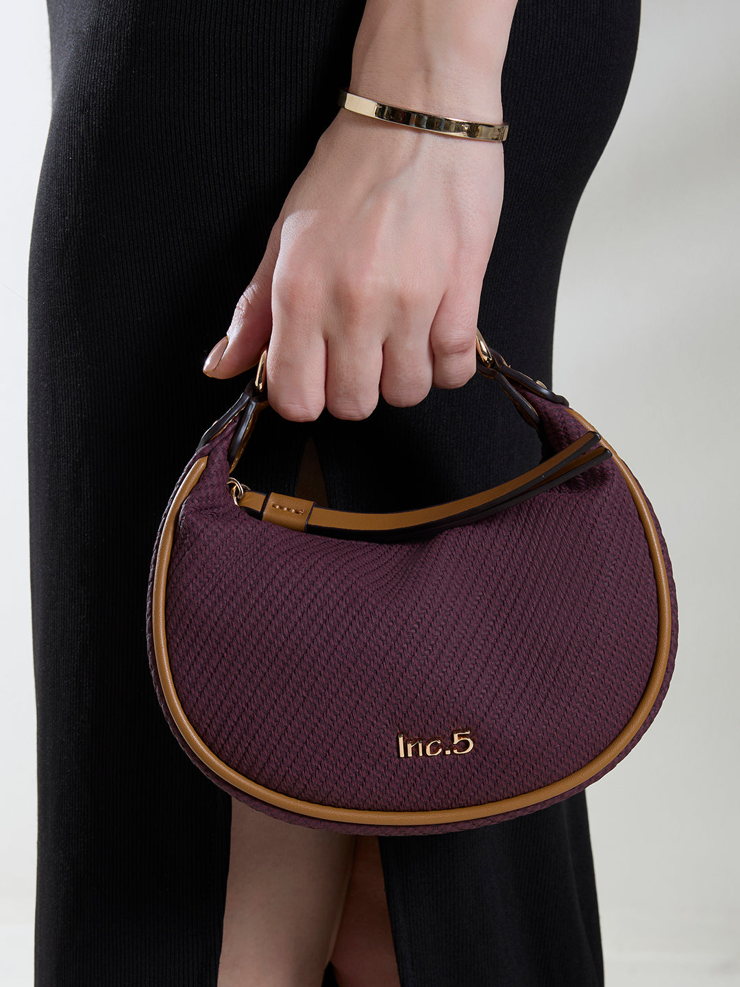 Womens Burgundy Shoulder Bag With Others Lock For Party Use