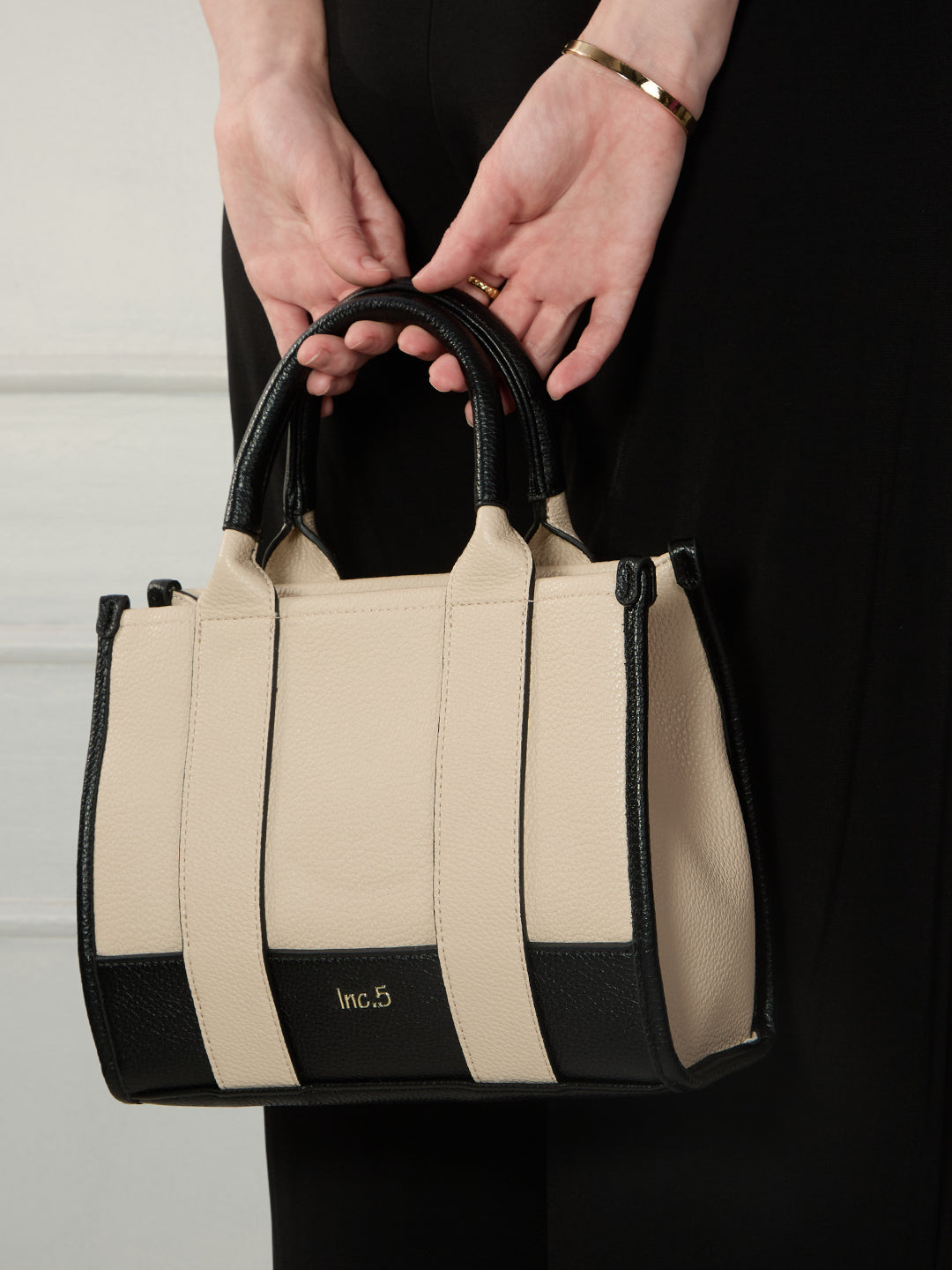 Womens Black Casual Handbag With Zip Lock