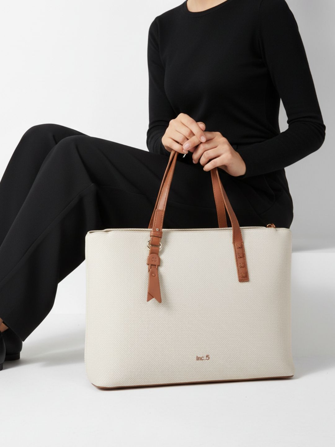 Women Beige Textured Shoulder Bag With Zipper For Casual