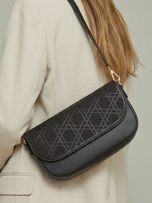 Women Black Textured Sling Bag With Magnet Lock For Casual