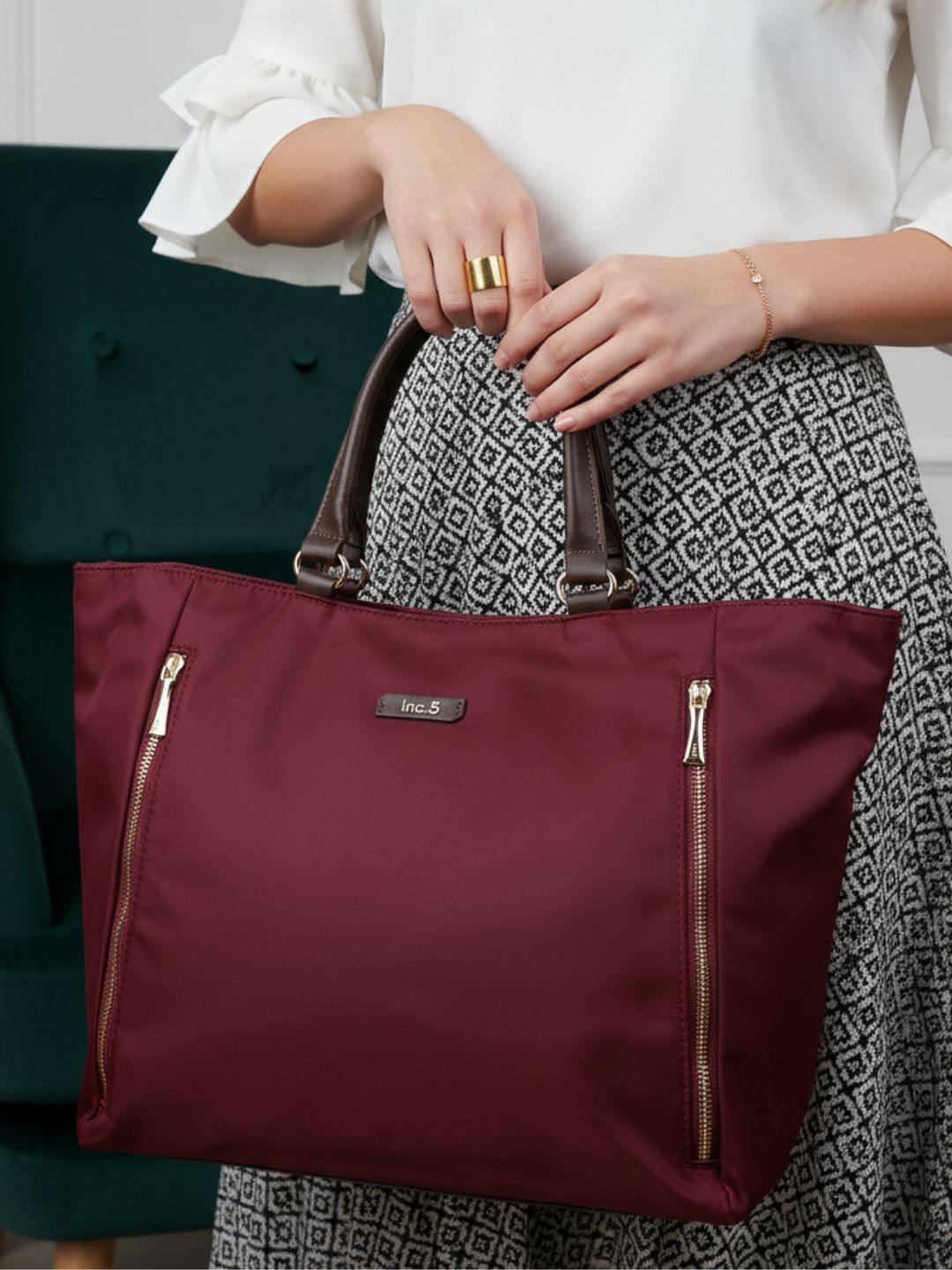 Women Maroon Solid Laptop Bag With Zip Lock For Casual