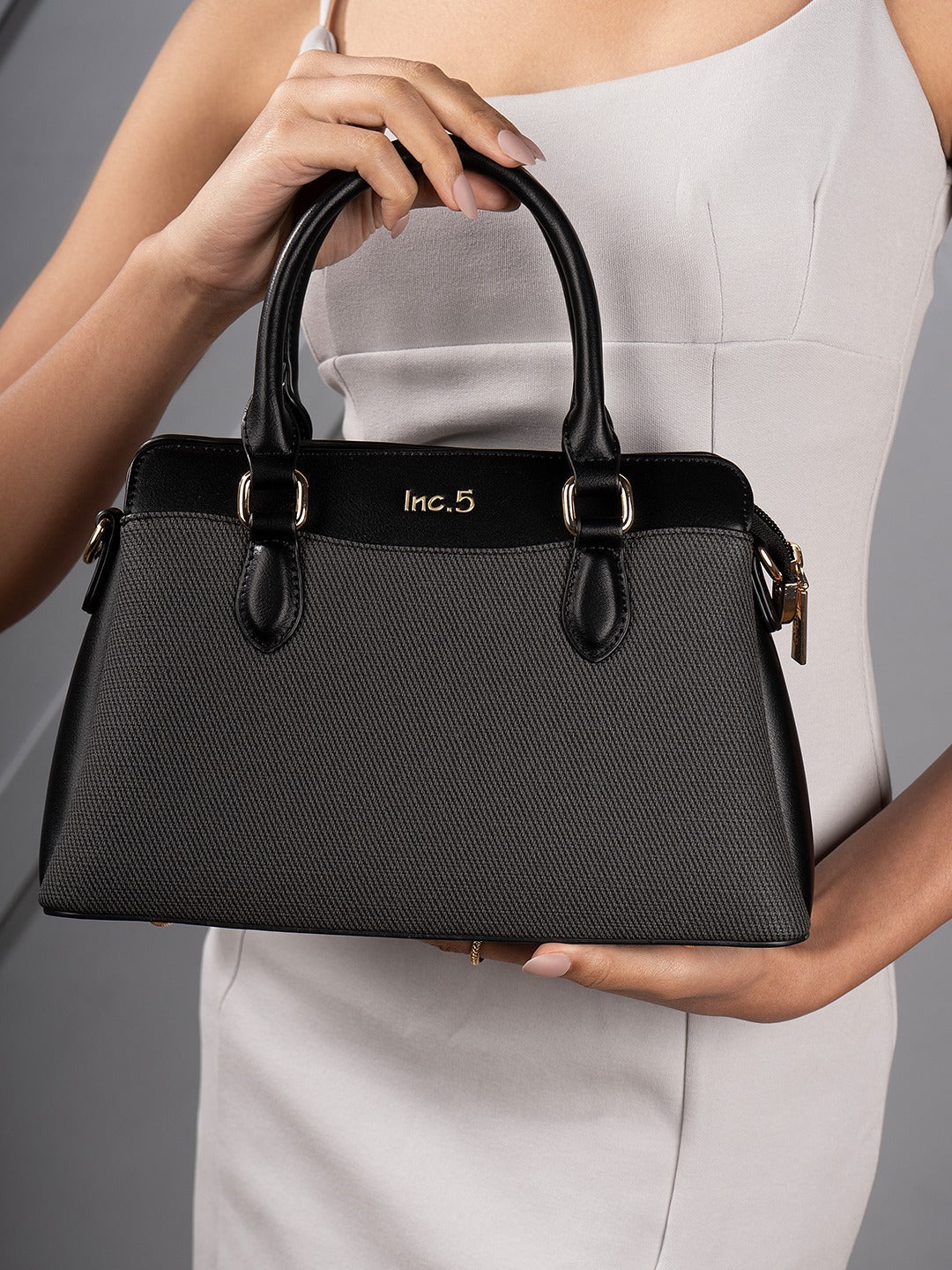 Womens Black Casual Textured Handbag With Zip Lock