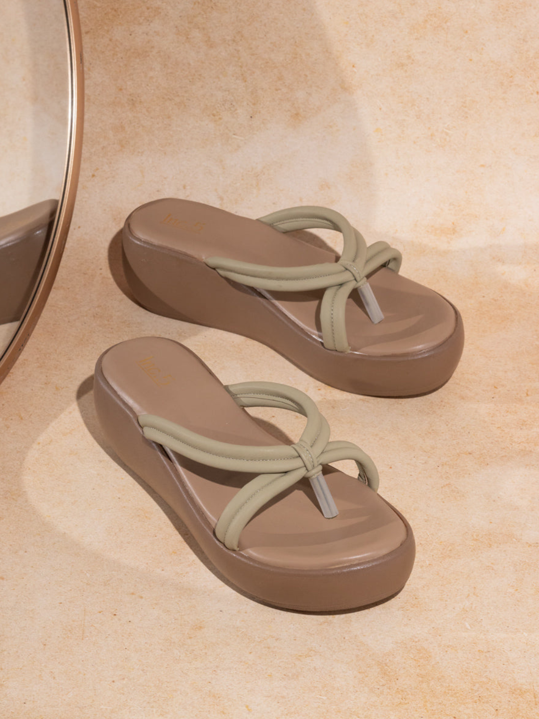 Womens Green Party Wear Solid Round Toe Wedge Heel Sandals