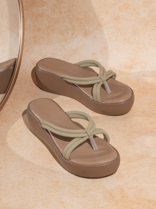 Womens Green Party Wear Solid Round Toe Wedge Heels