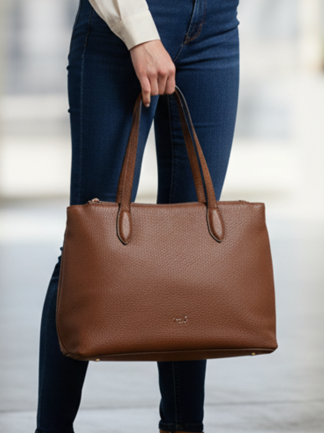 Womens Brown Casual Shoulder Bag With Magnet Lock