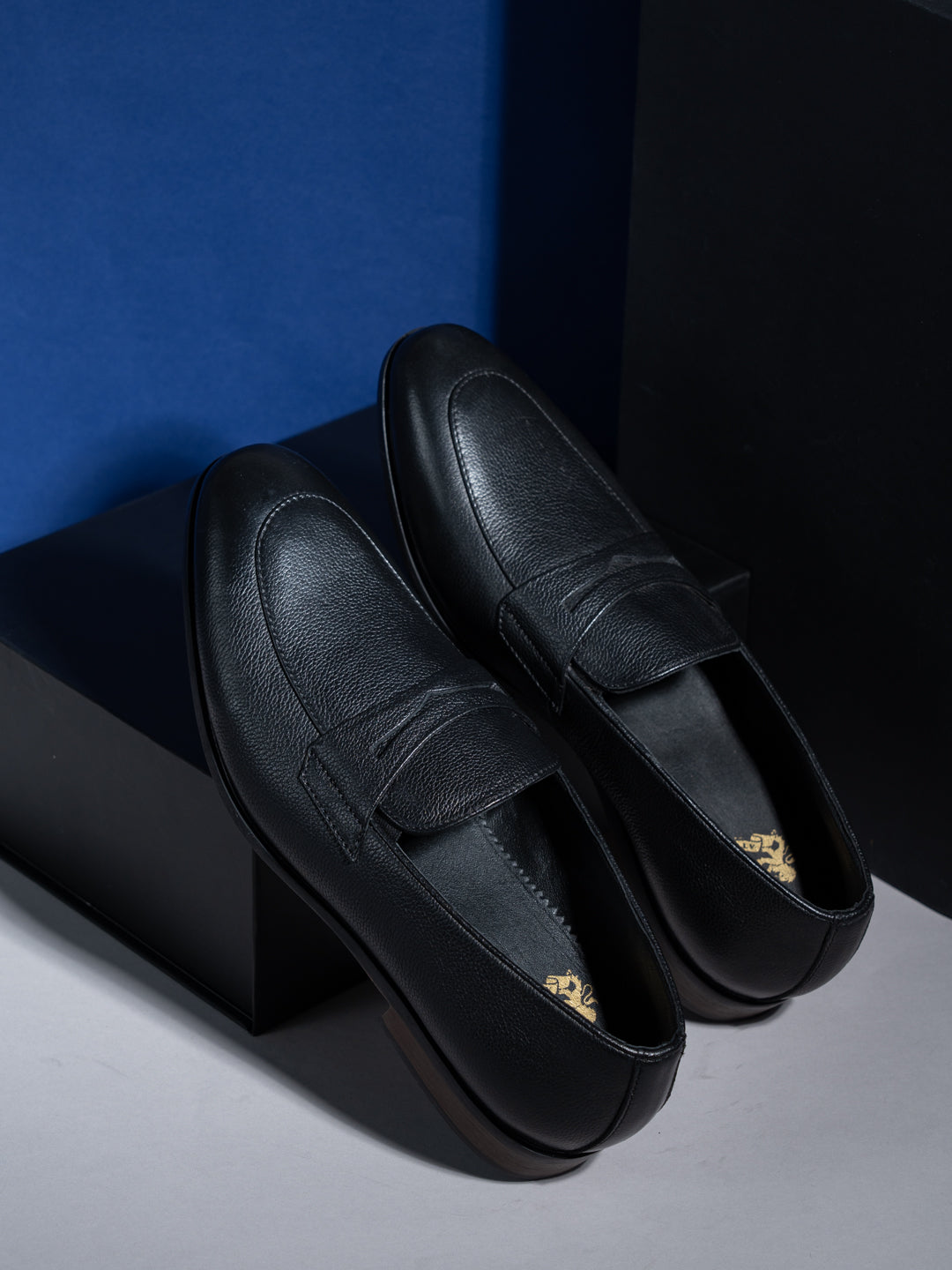 Mens Black Solid Round Toe Party Wear Moccasin Shoes