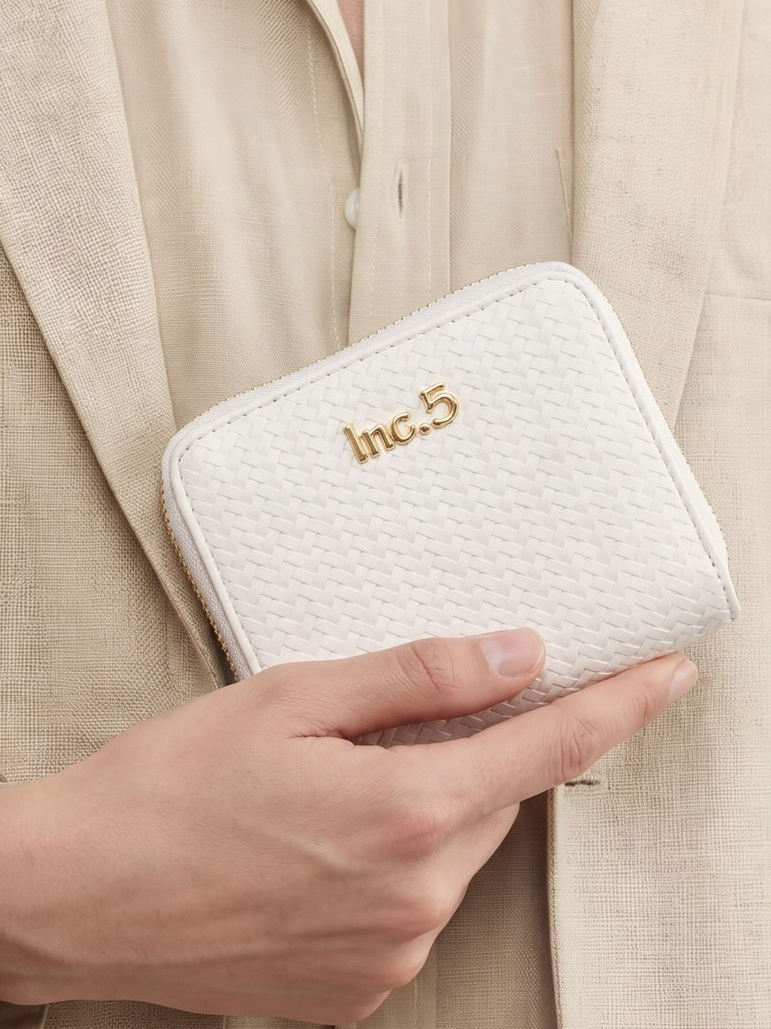 Women White Textured Bi-Folds Bag With Zip Lock For Casual