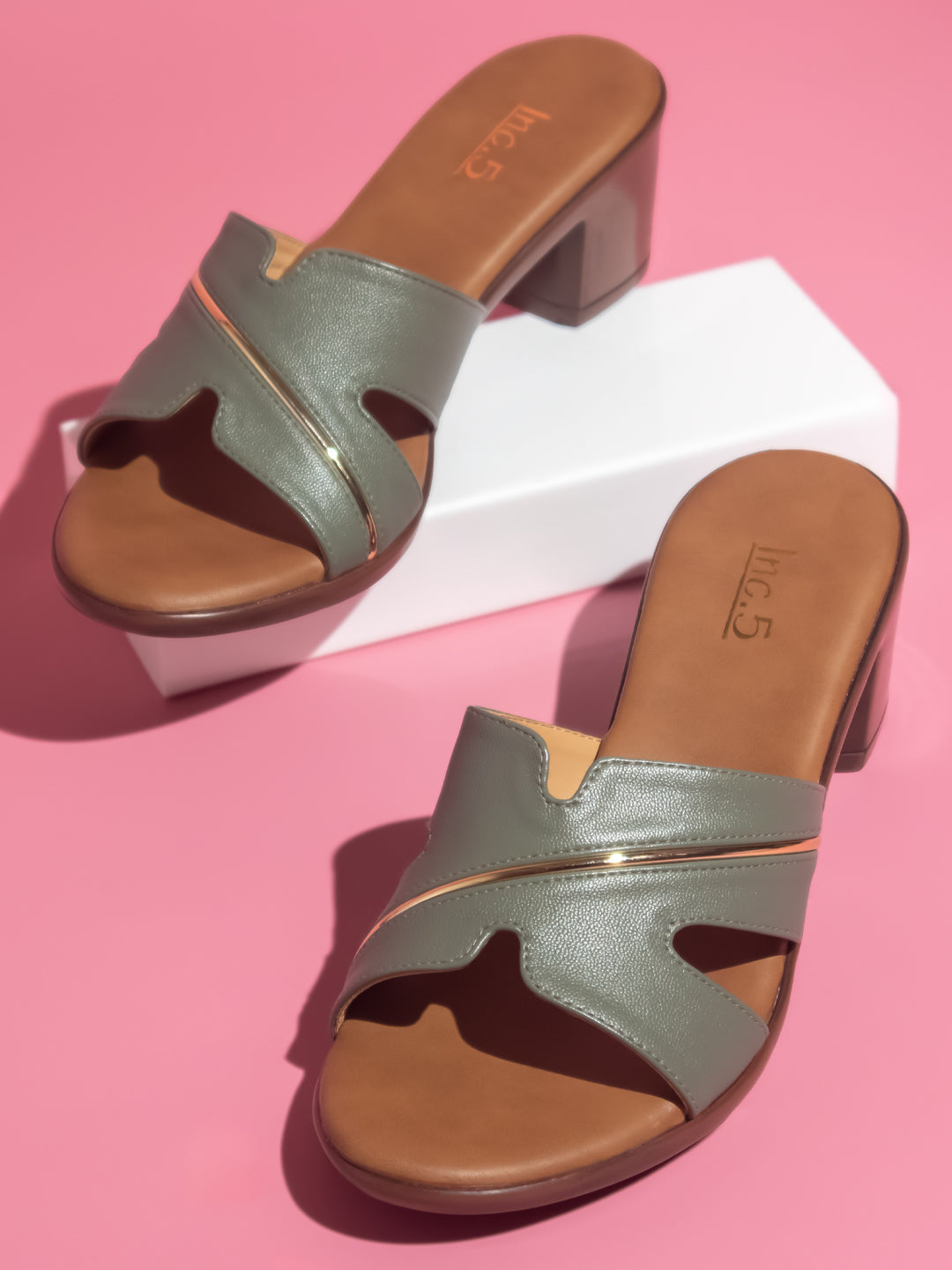 Women Green Solid Mules