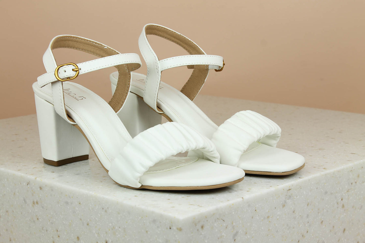 Women White Textured Block Sandals with Buckles