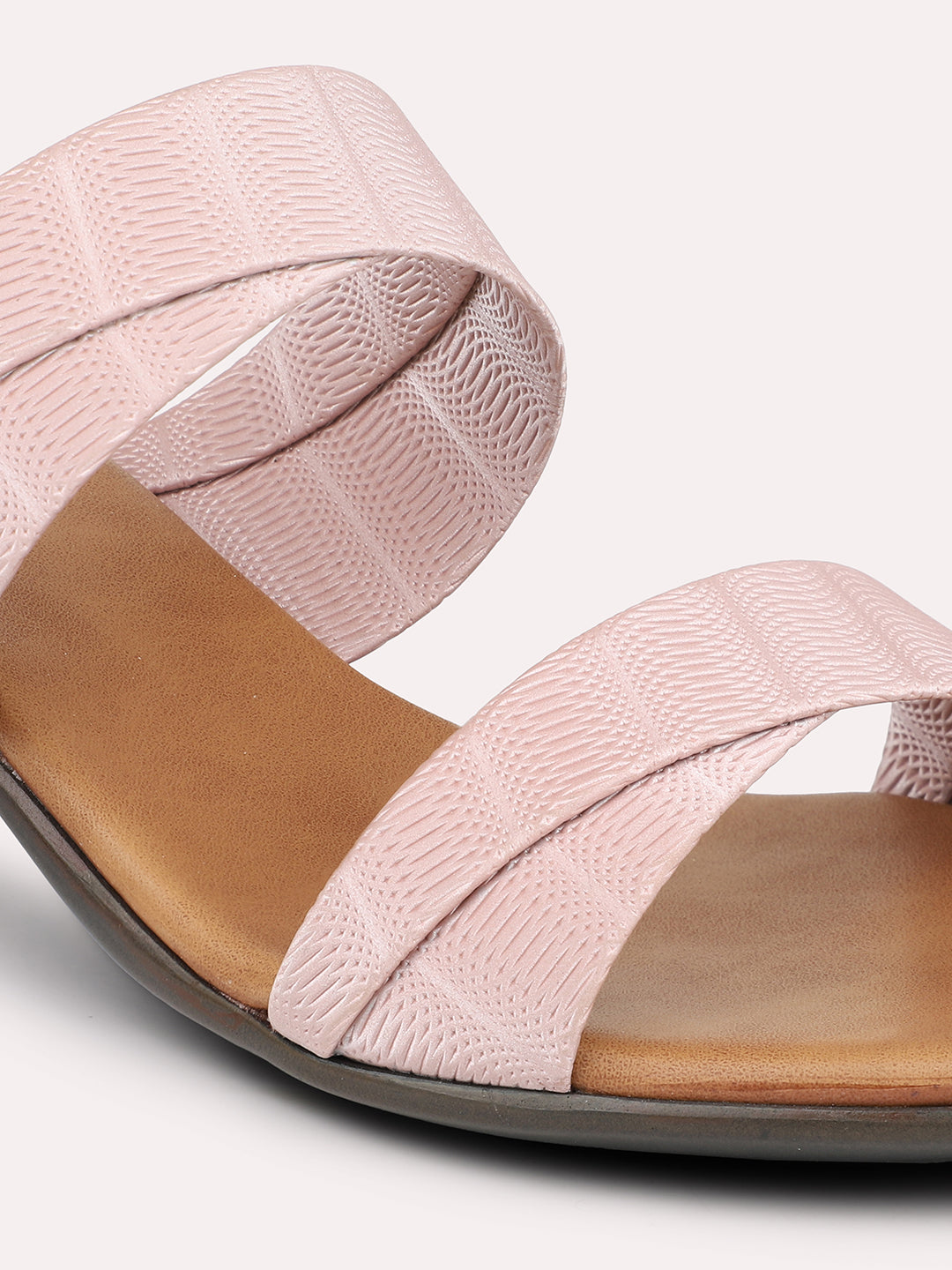 Women Peach Textured Kitten Sandals