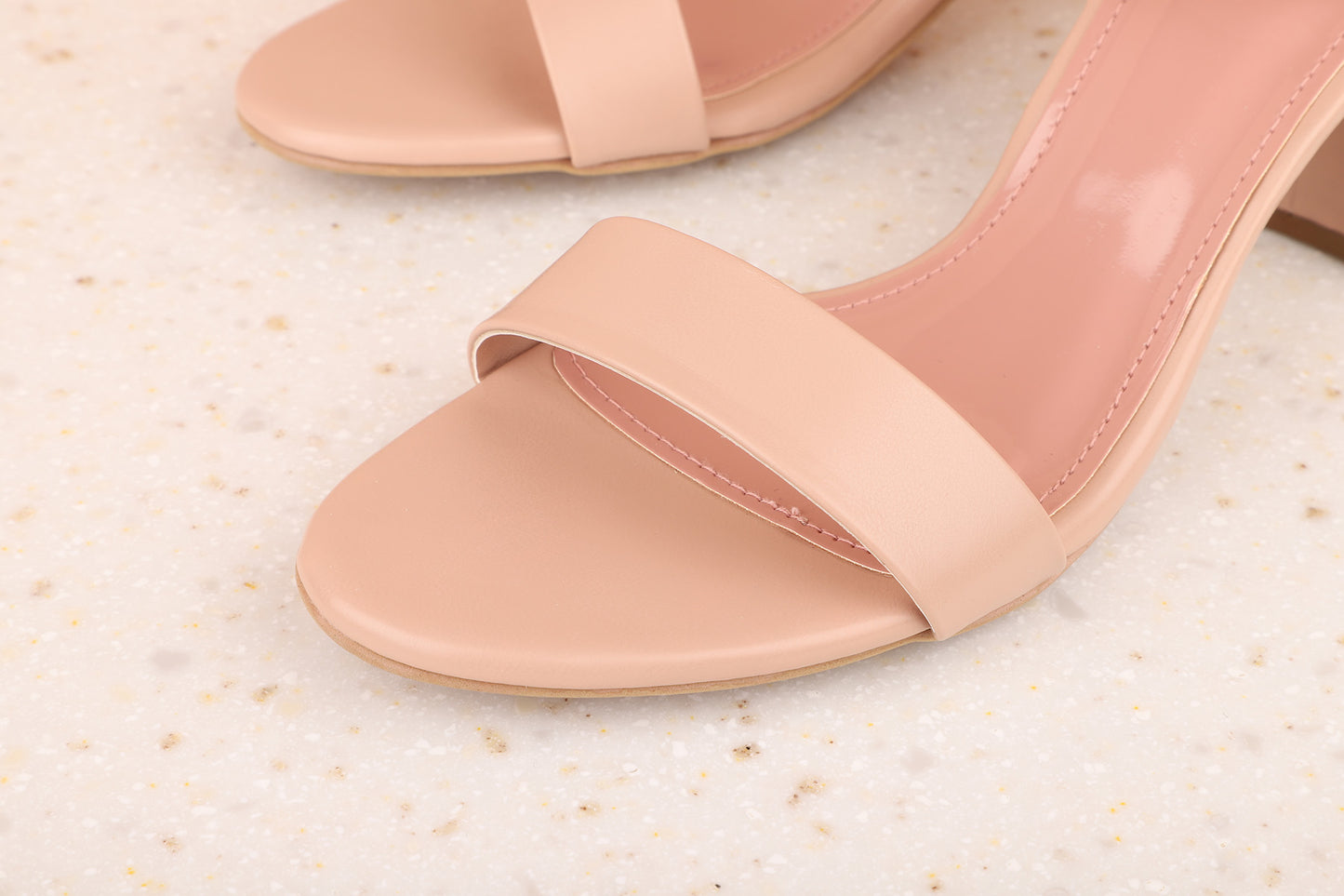 Women Peach Block Sandals With Buckles