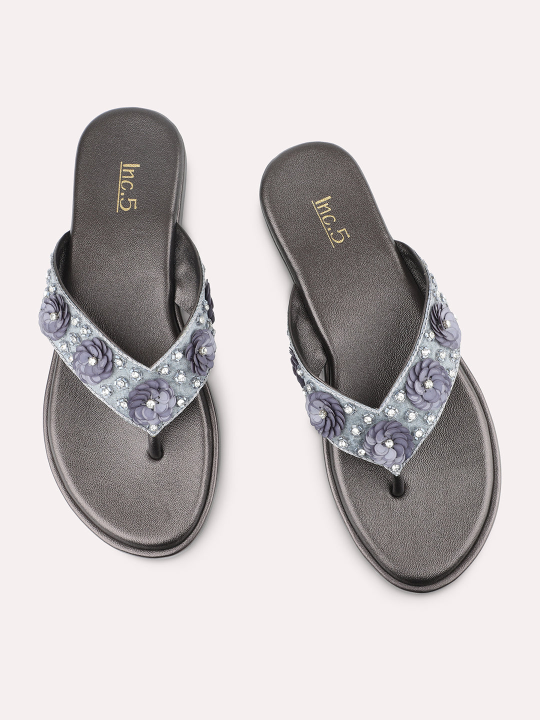 Women Pewter Embellished Thong-Strap Sandals