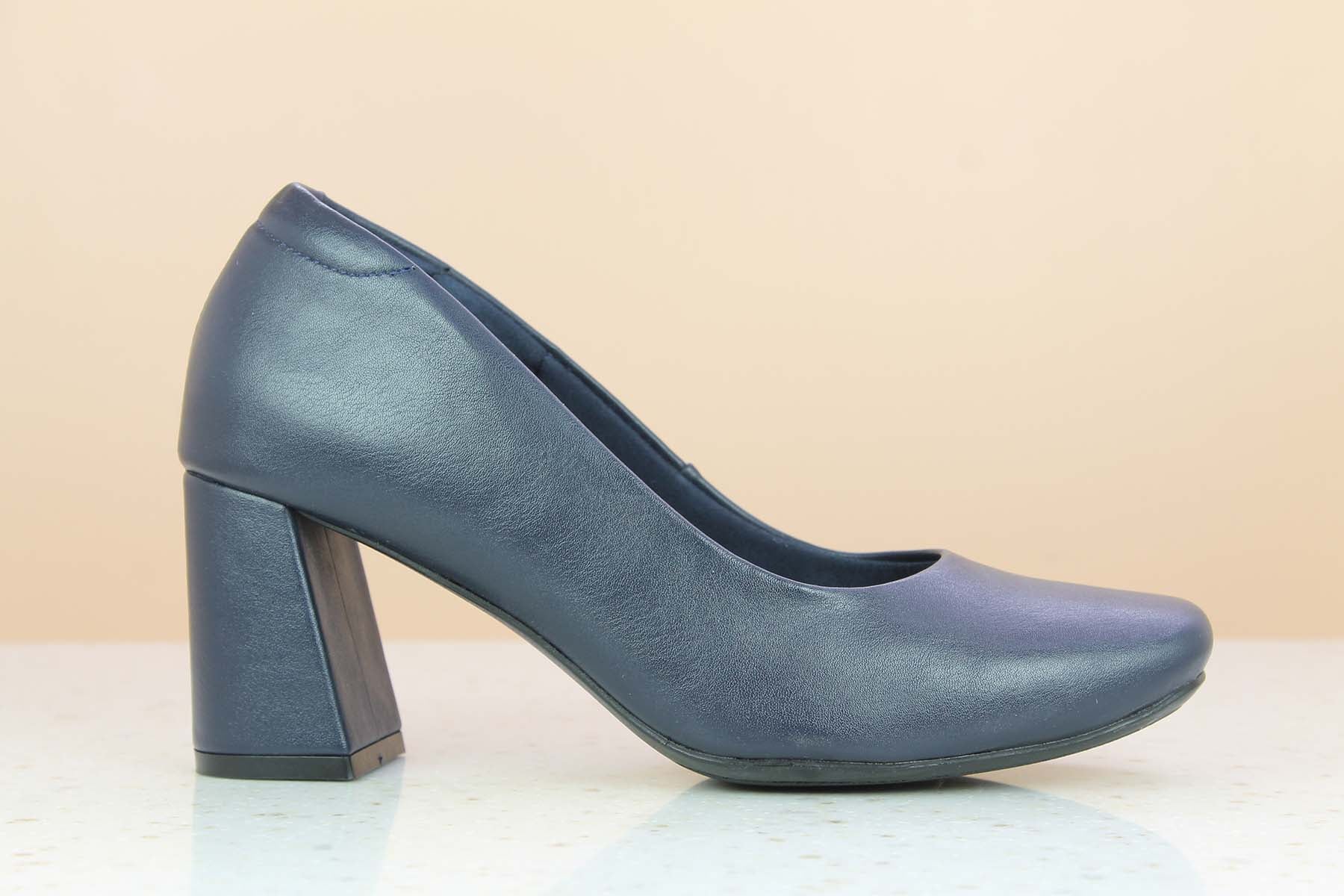 Woman Navy Solid Block Pumps Inc5 Shoes