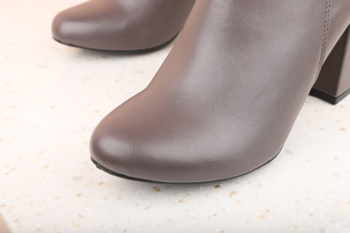 Women Grey Solid Boots