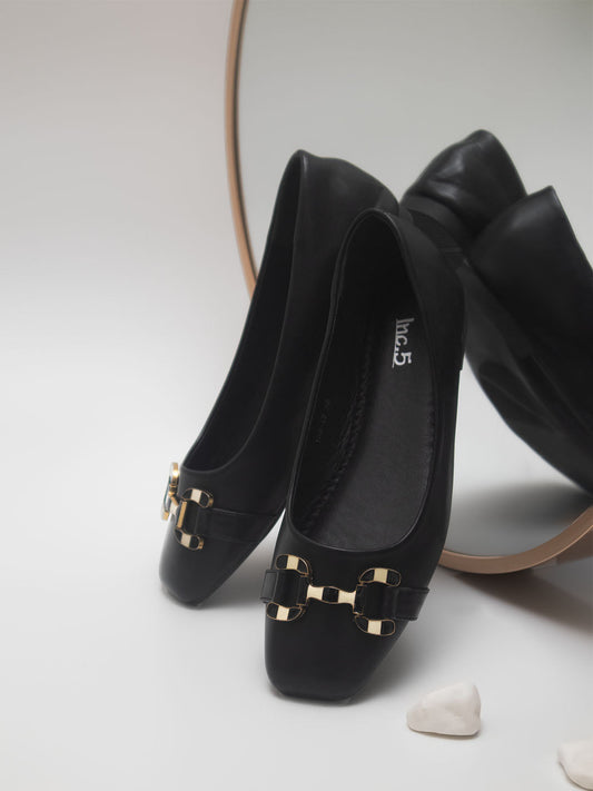 Women Black Solid Ballerinas with Buckle Detail