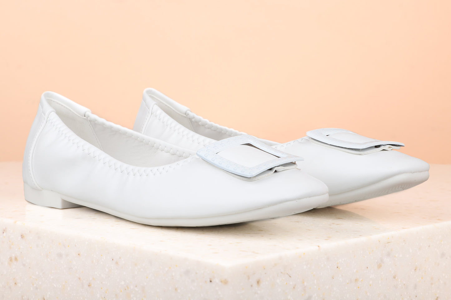 Women White Solid Ballerinas Flats