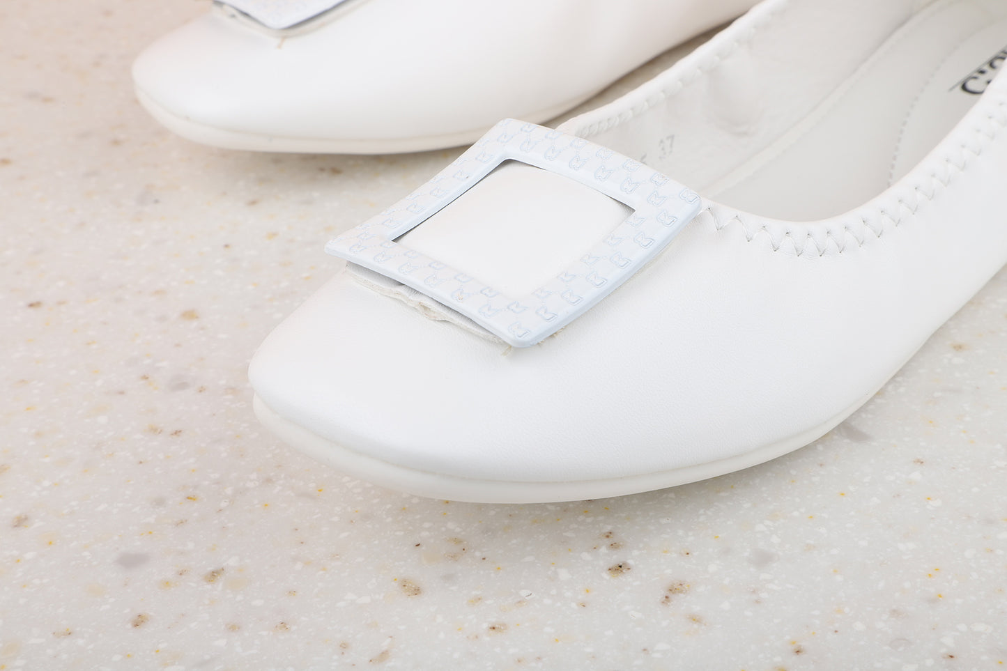 Women White Solid Ballerinas Flats