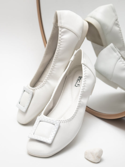 Women White Solid Ballerinas Flats