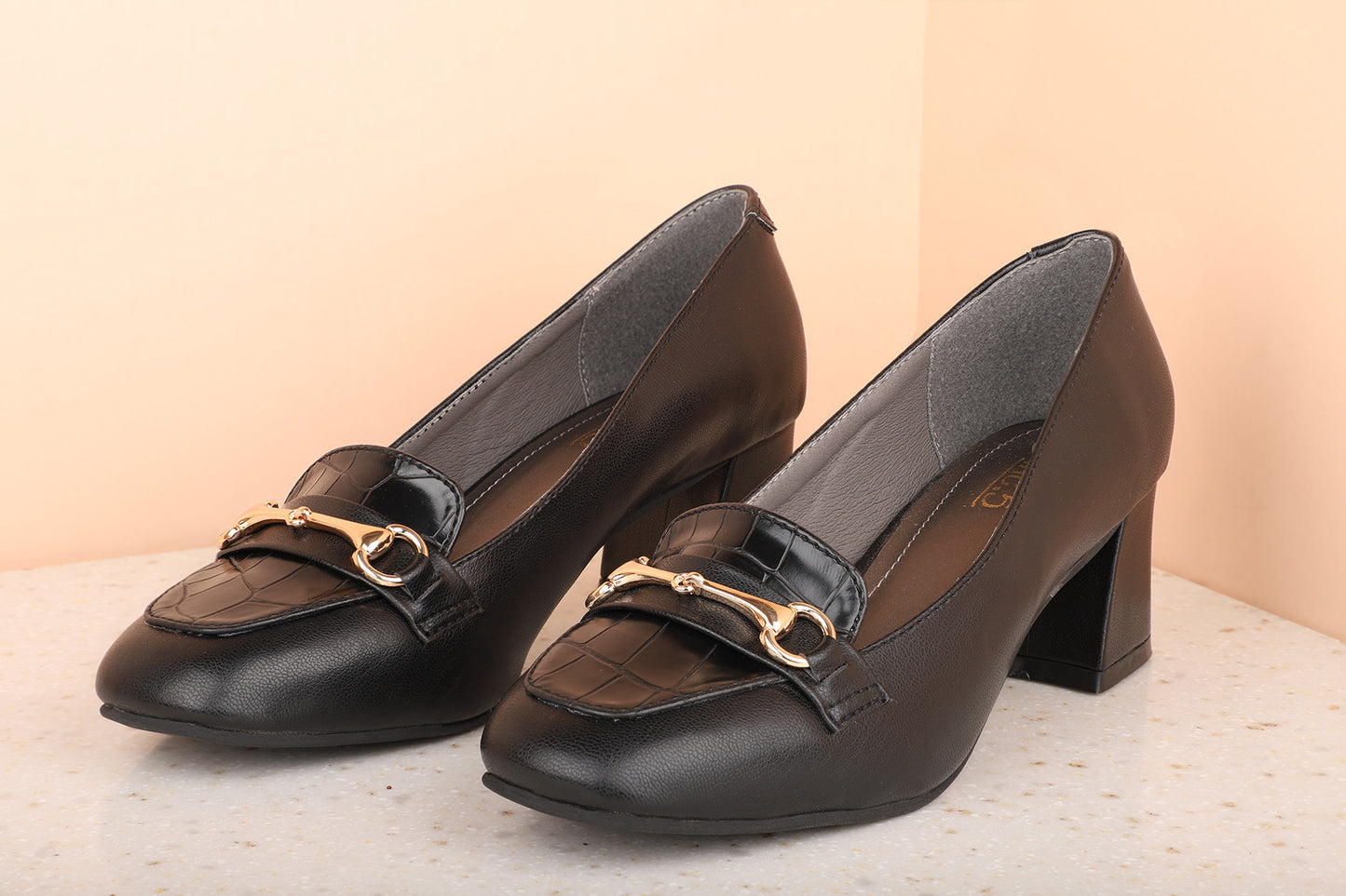 Women Black Solid Block Pumps