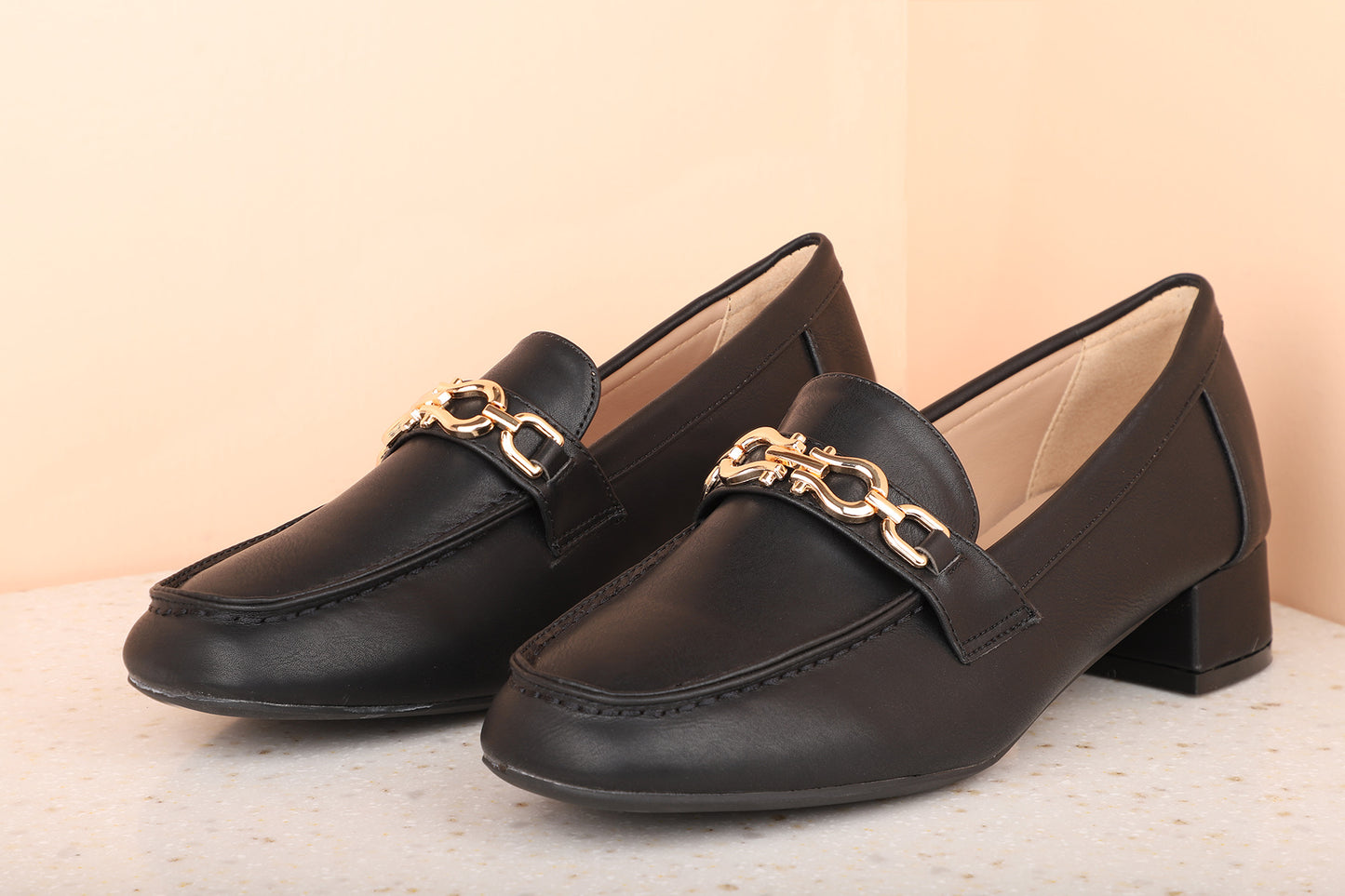 Women Black Solid Moccasins with Buckle Detail
