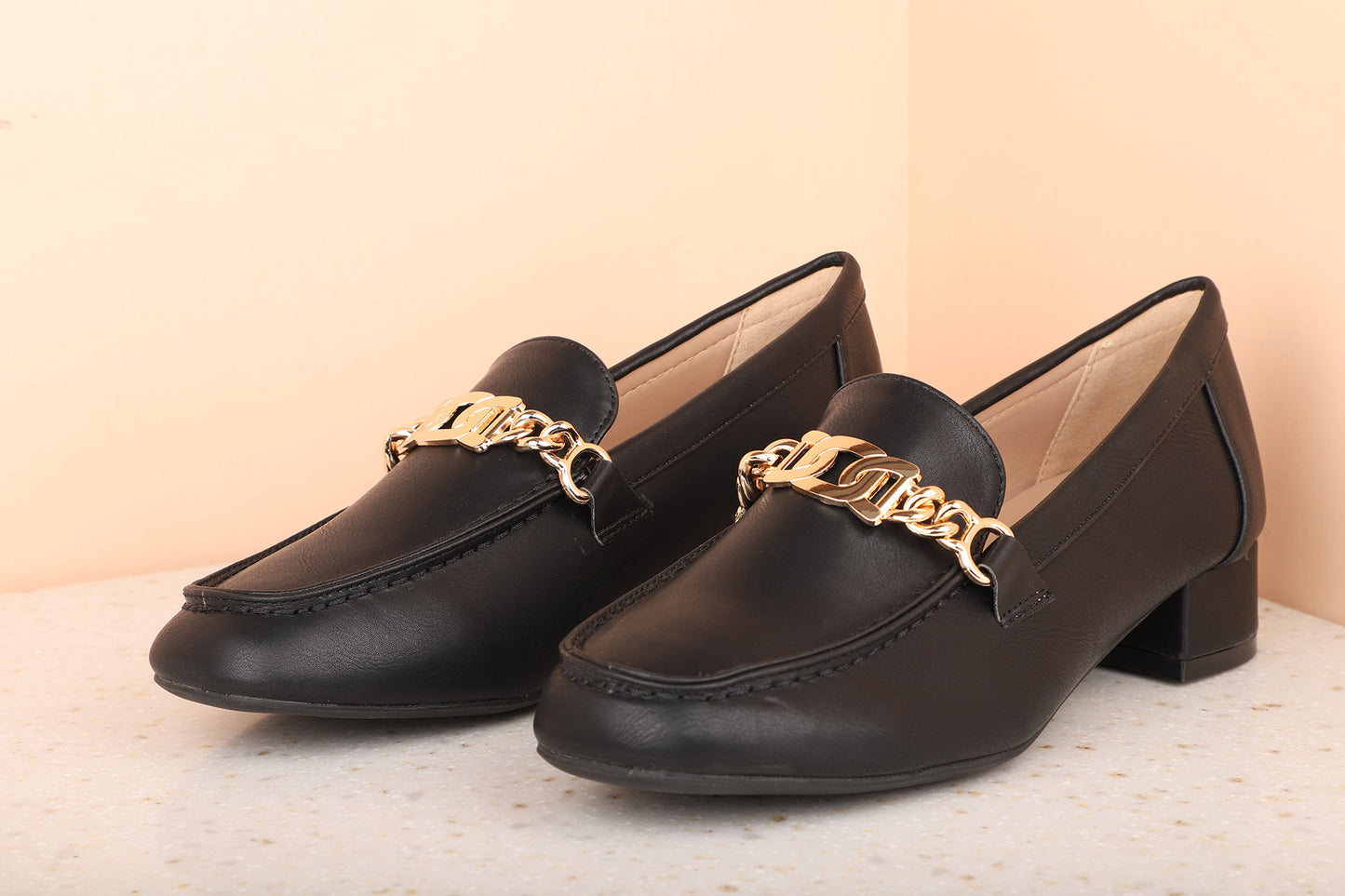 Women Black Solid Moccasins with Buckle Detail