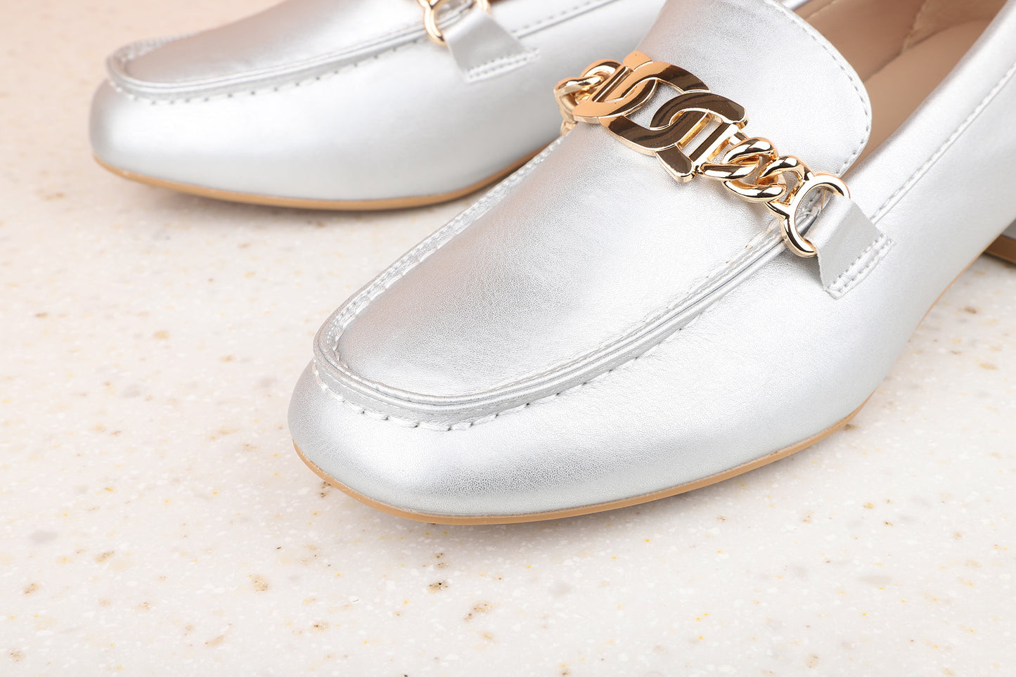 Women Silver Solid Moccasins with Buckle Detail